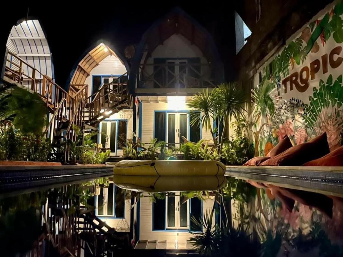 Tropical House Bungalows Gili Trawangan Extérieur photo