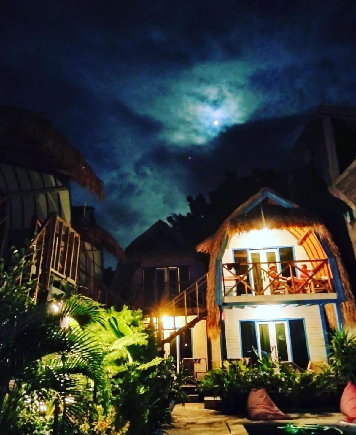 Tropical House Bungalows Gili Trawangan Extérieur photo